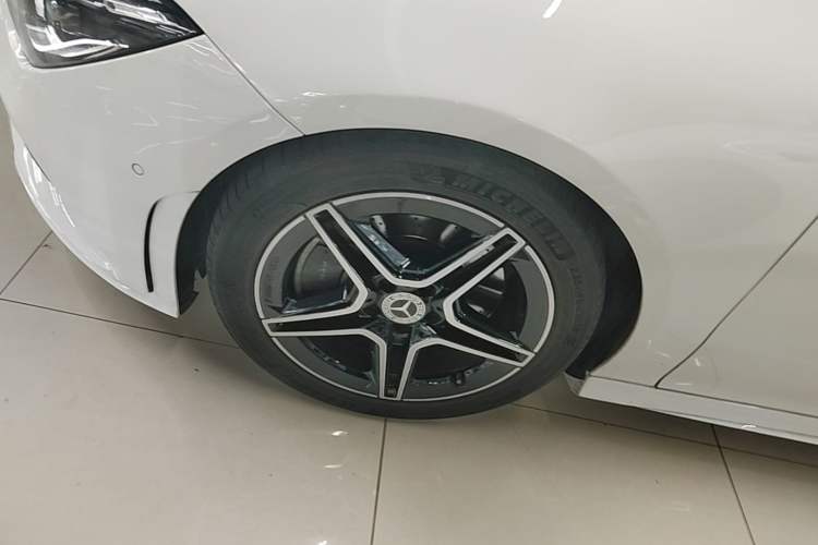 Used Mercedes-Benz CLA 2020 CLA 260 4MATIC Shooting Brake Left Front Wheel Hub