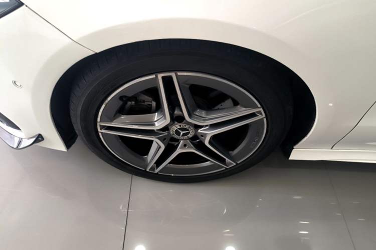 Used Mercedes-Benz CLA 2020 CLA 200 Shooting Brake Left Front Wheel Hub