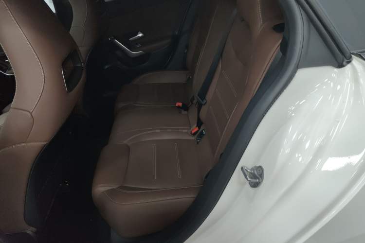 Used Mercedes-Benz CLA 2020 CLA 260 4MATIC Shooting Brake Left Rear Seat