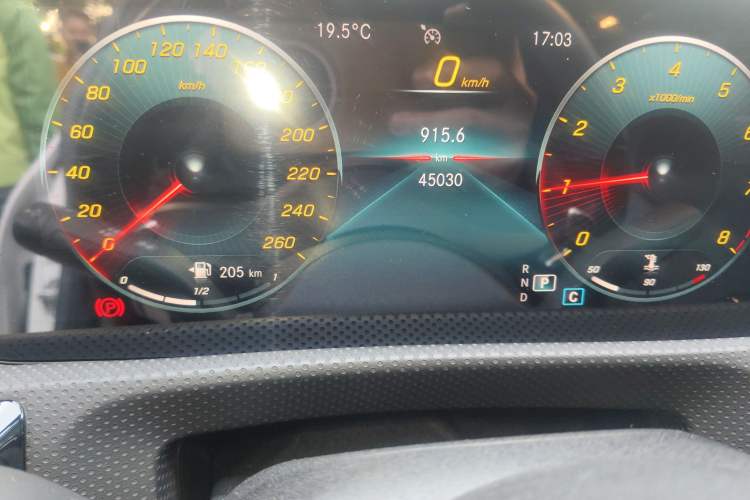 Used Mercedes-Benz CLA 2020 CLA 260 4MATIC Shooting Brake Odometer Close Up