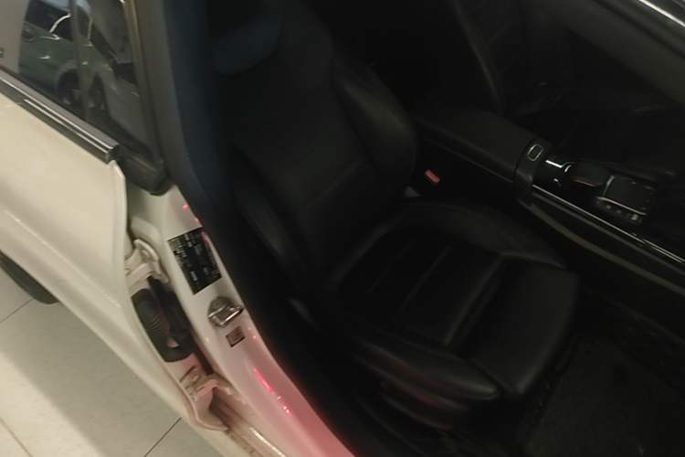 Used Mercedes-Benz CLA 2020 CLA 260 4MATIC Shooting Brake Right Front Seat