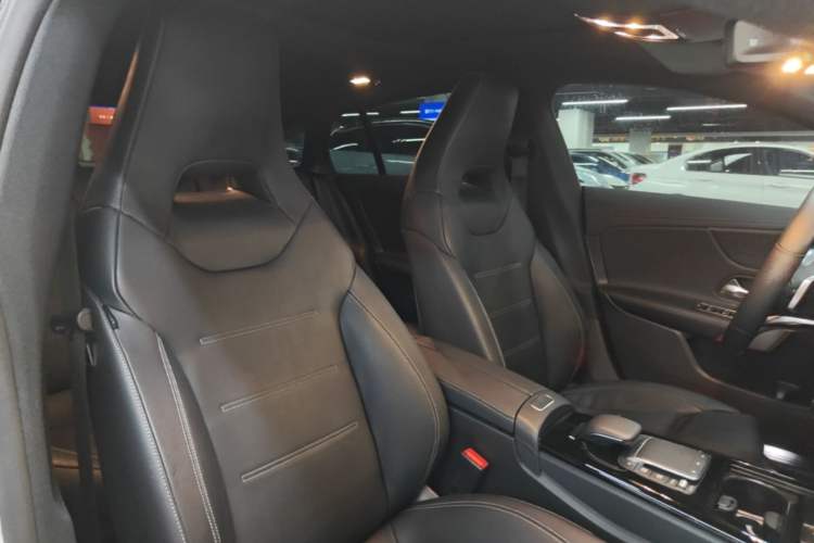 Used Mercedes-Benz CLA 2020 CLA 260 4MATIC Shooting Brake Right Front Seat