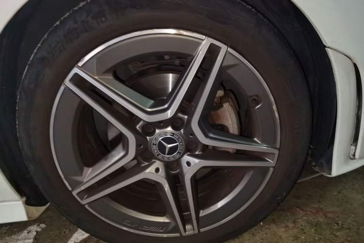 Used Mercedes-Benz CLA 2020 CLA 200 Shooting Brake Right Front Wheel Hub