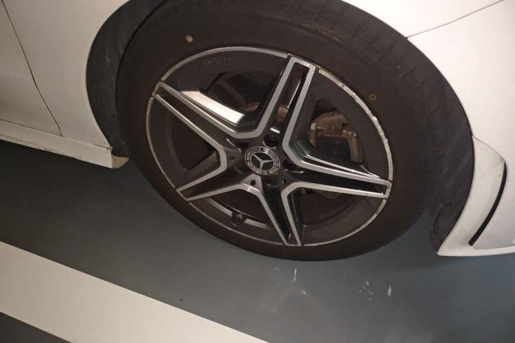 Used Mercedes-Benz CLA 2020 CLA 200 Shooting Brake Right Front Wheel Hub