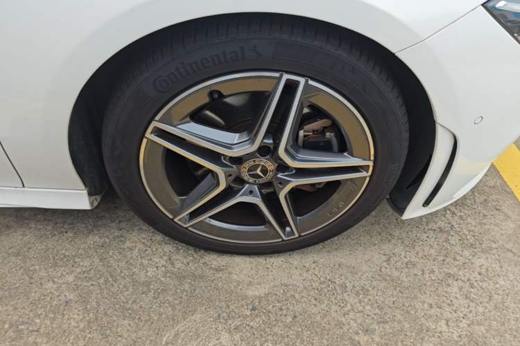 Used Mercedes-Benz CLA 2020 CLA 200 Shooting Brake Right Front Wheel Hub