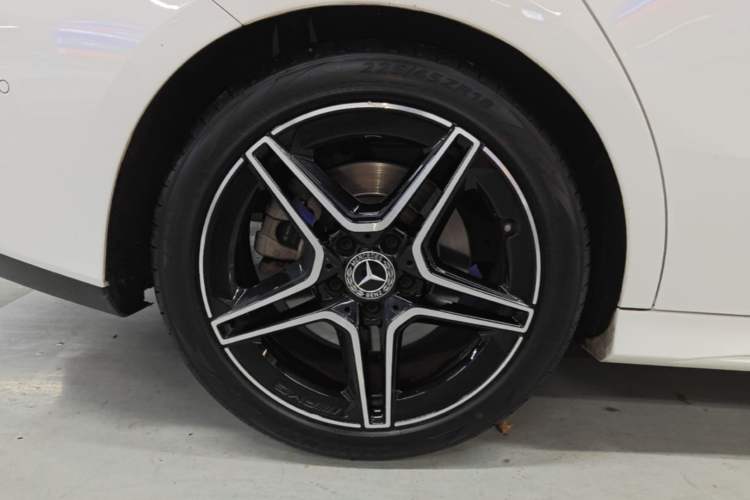Used Mercedes-Benz CLA 2020 CLA 260 4MATIC Shooting Brake Right Rear Wheel Hub