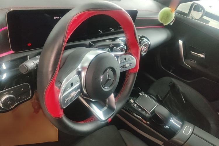Used Mercedes-Benz CLA 2020 CLA 200 Shooting Brake Steering Wheel
