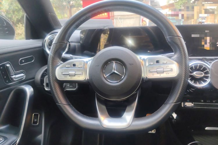 Used Mercedes-Benz CLA 2020 CLA 260 4MATIC Shooting Brake Steering Wheel