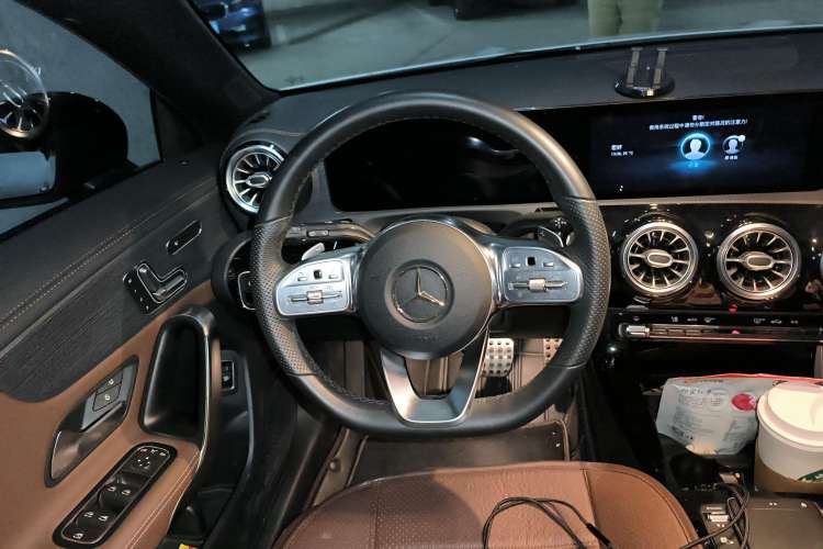 Used Mercedes-Benz CLA 2020 CLA 260 4MATIC Shooting Brake Steering Wheel