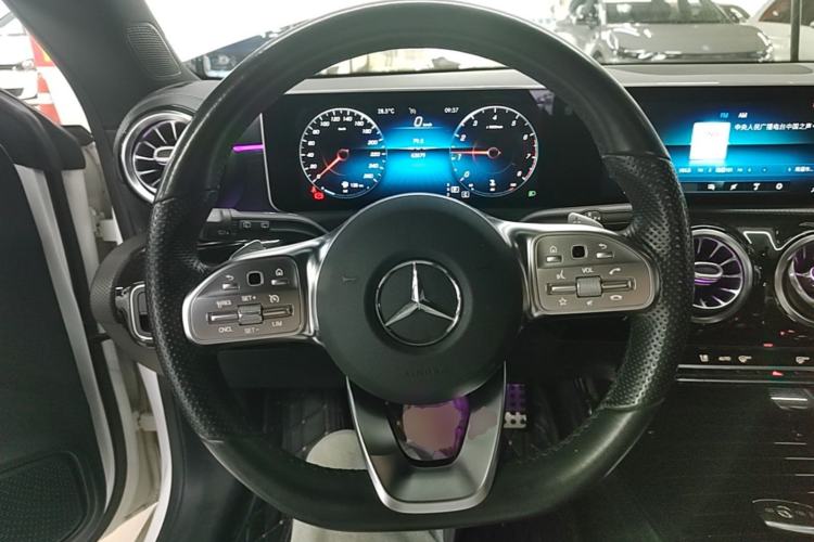 Used Mercedes-Benz CLA 2020 CLA 260 4MATIC Shooting Brake Steering Wheel