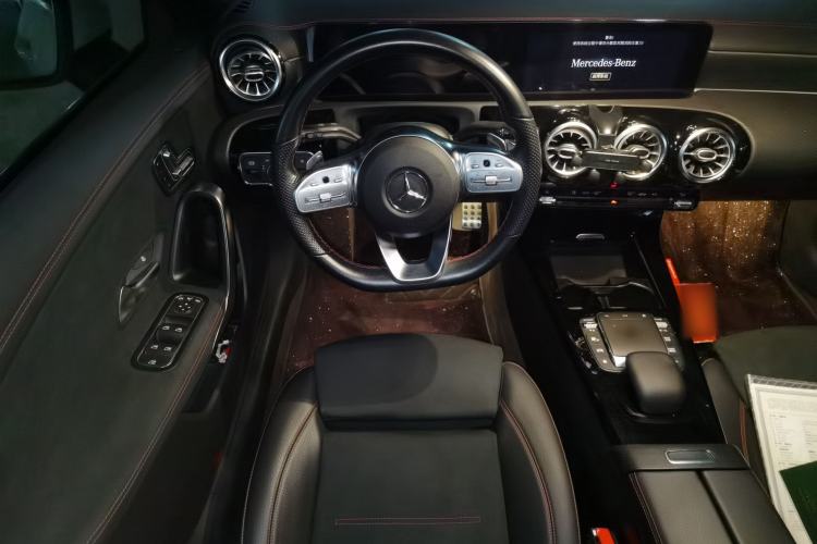 Used Mercedes-Benz CLA 2020 CLA 200 Shooting Brake Steering Wheel
