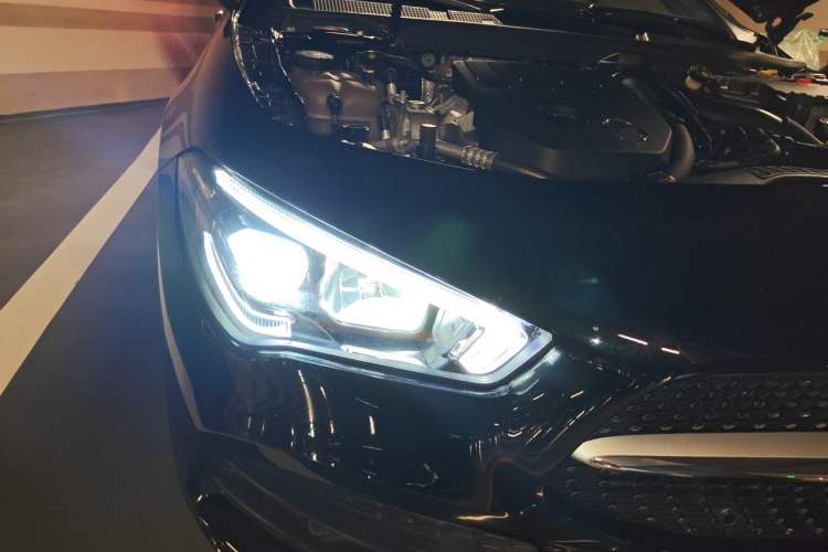 Used Mercedes-Benz CLA 2021 CLA 200 Shooting Brake Right Front Headlight