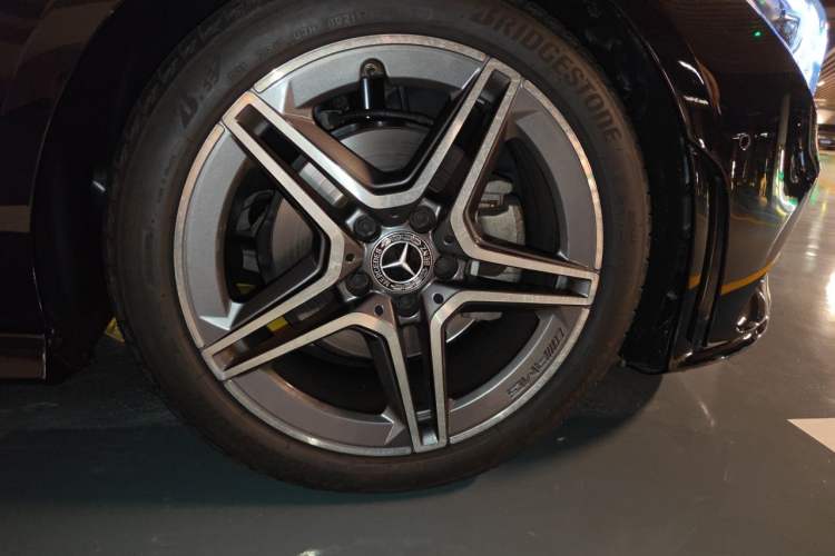 Used Mercedes-Benz CLA 2021 CLA 200 Shooting Brake Right Front Wheel Hub