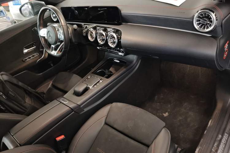 Used Mercedes-Benz CLA 2021 CLA 200 Shooting Brake Center Console