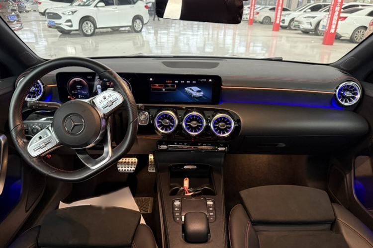 Used Mercedes-Benz CLA 2021 CLA 200 Shooting Brake Interior 1