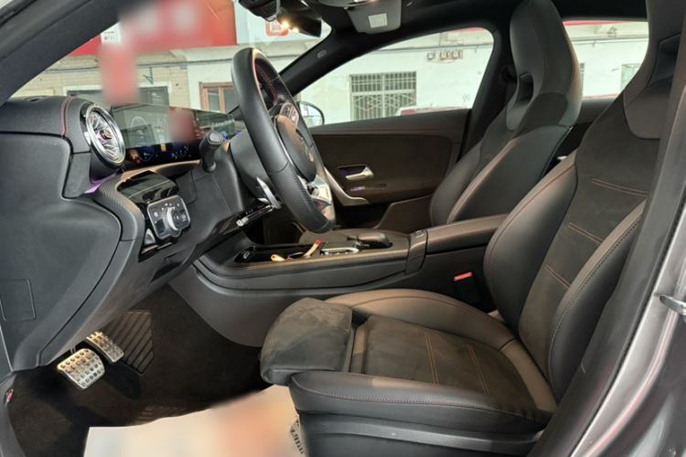 Used Mercedes-Benz CLA 2021 CLA 200 Shooting Brake Interior 2