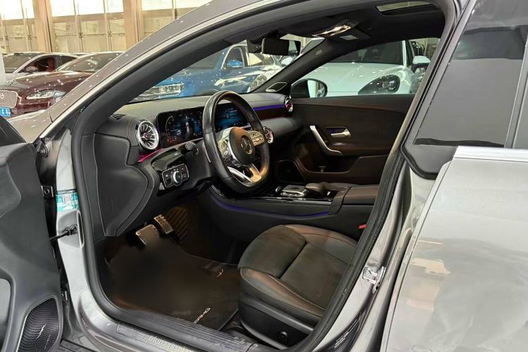 Used Mercedes-Benz CLA 2021 CLA 200 Shooting Brake Interior 3