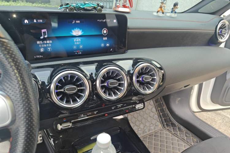 Used Mercedes-Benz CLA 2021 CLA 200 Shooting Brake Audio And AC Panel