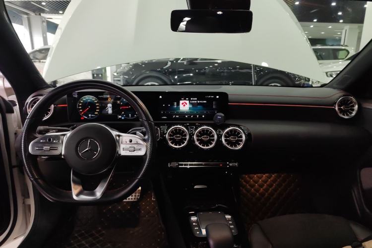 Used Mercedes-Benz CLA 2021 CLA 200 Shooting Brake Center Console