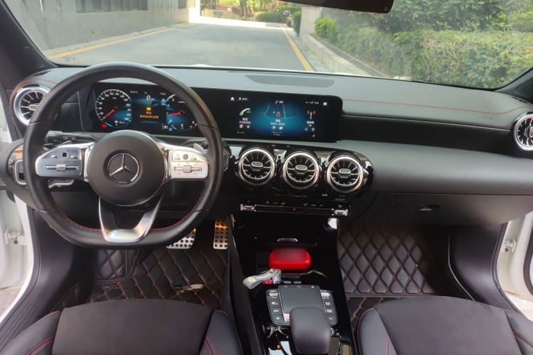 Used Mercedes-Benz CLA 2021 CLA 200 Shooting Brake Center Console