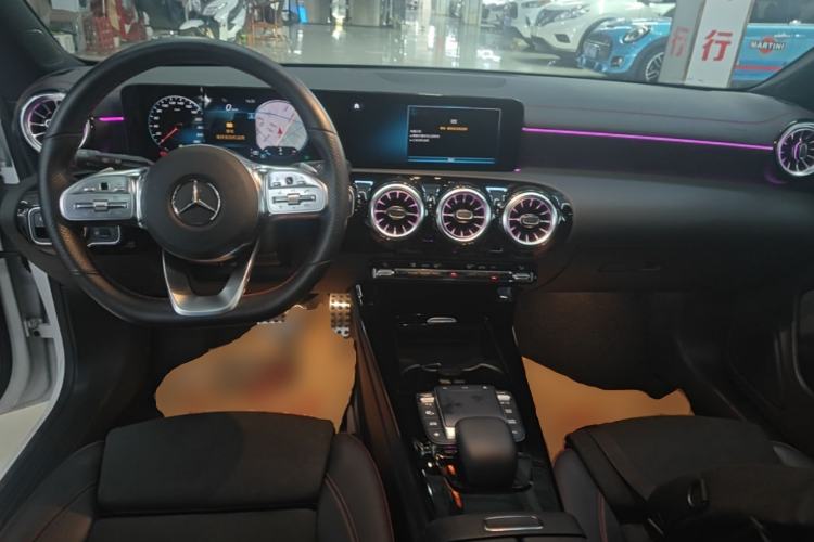 Used Mercedes-Benz CLA 2021 CLA 200 Shooting Brake Center Console