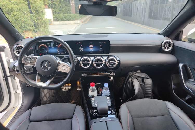 Used Mercedes-Benz CLA 2021 CLA 200 Shooting Brake Center Console