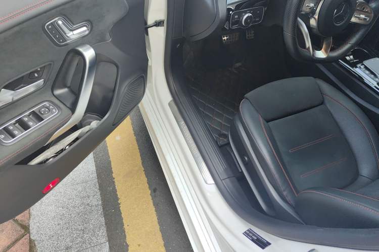 Used Mercedes-Benz CLA 2021 CLA 200 Shooting Brake Driver Seat