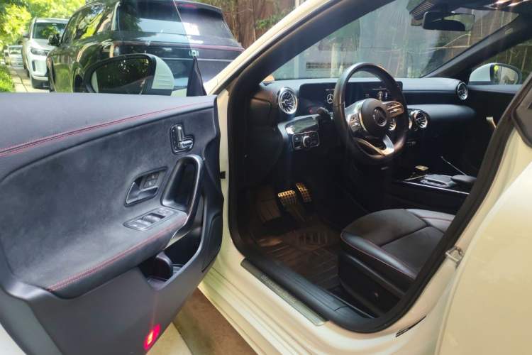 Used Mercedes-Benz CLA 2021 CLA 200 Shooting Brake Driver Seat