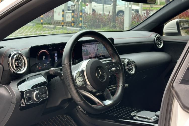 Used Mercedes-Benz CLA 2021 CLA 200 Exterior 6