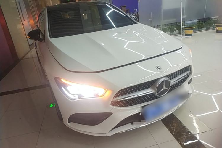 Used Mercedes-Benz CLA 2021 CLA 200 Shooting Brake Front Right 45 Deg