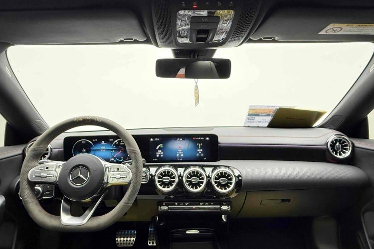 Used Mercedes-Benz CLA 2021 CLA 200 Shooting Brake Interior 1