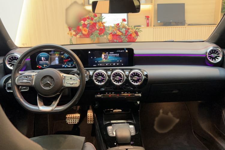 Used Mercedes-Benz CLA 2021 CLA 200 Shooting Brake Interior 2