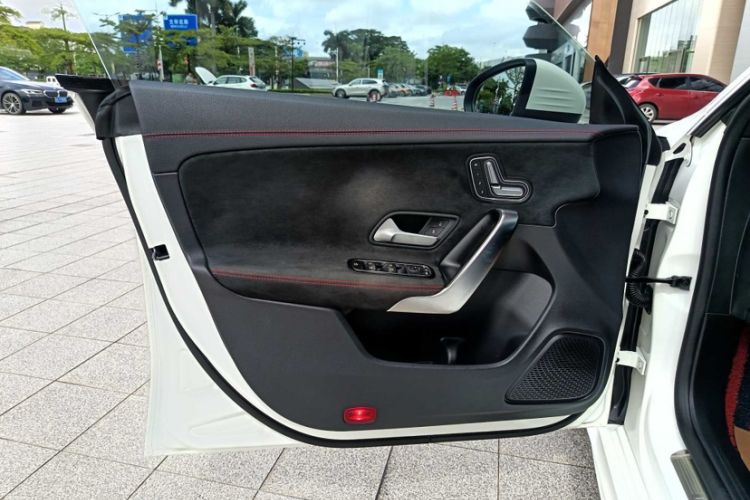 Used Mercedes-Benz CLA 2021 CLA 200 Shooting Brake Interior 5