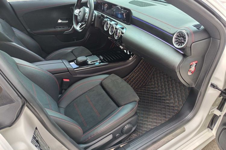 Used Mercedes-Benz CLA 2021 CLA 200 Shooting Brake Interior 9