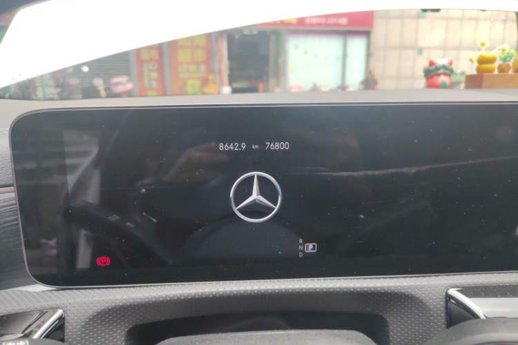 Used Mercedes-Benz CLA 2021 CLA 260 4MATIC Odometer Close Up