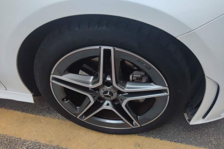 Used Mercedes-Benz CLA 2021 CLA 200 Shooting Brake Right Front Wheel Hub
