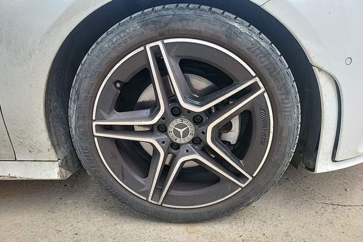Used Mercedes-Benz CLA 2021 CLA 200 4MATIC Right Front Wheel Hub