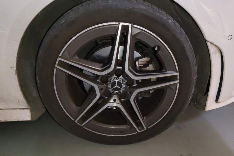 Used Mercedes-Benz CLA 2021 CLA 200 Shooting Brake Right Front Wheel Hub