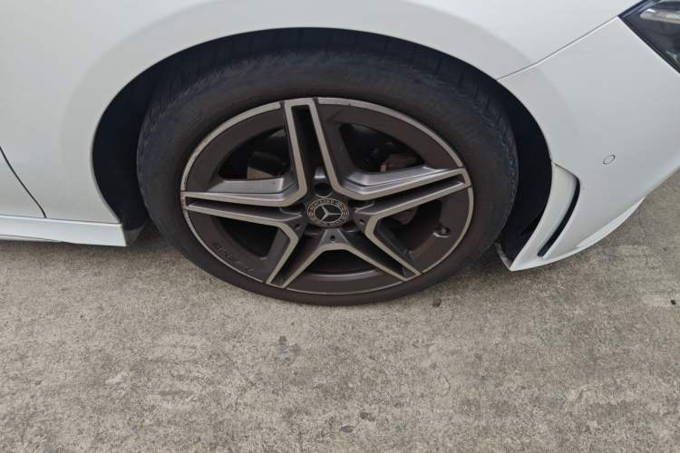 Used Mercedes-Benz CLA 2021 CLA 200 Shooting Brake Right Front Wheel Hub