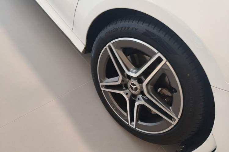 Used Mercedes-Benz CLA 2021 CLA 200 Shooting Brake Right Front Wheel Hub