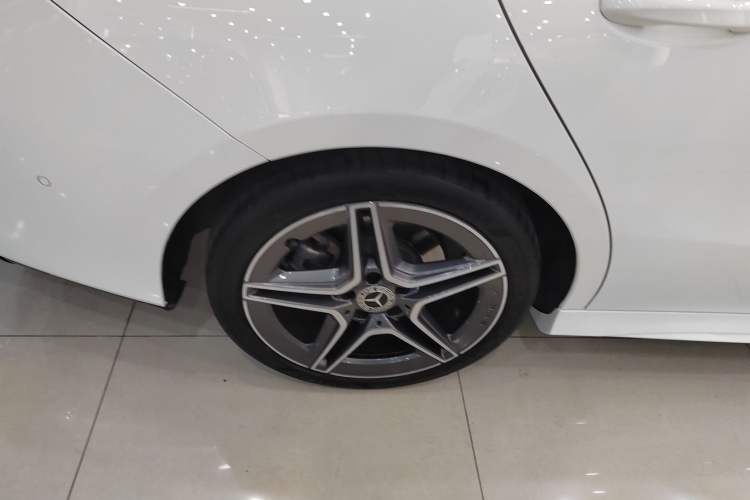 Used Mercedes-Benz CLA 2021 CLA 200 Shooting Brake Right Rear Wheel Hub