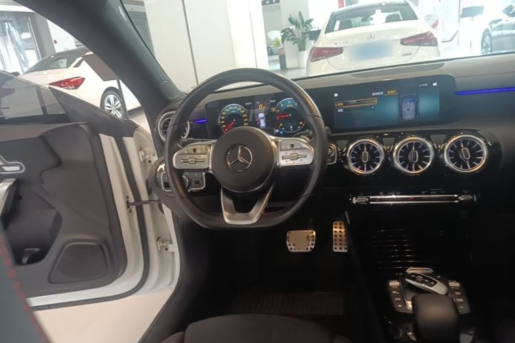 Used Mercedes-Benz CLA 2021 CLA 200 Shooting Brake Steering Wheel
