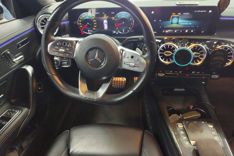 Used Mercedes-Benz CLA 2021 CLA 260 4MATIC Shooting Brake Steering Wheel