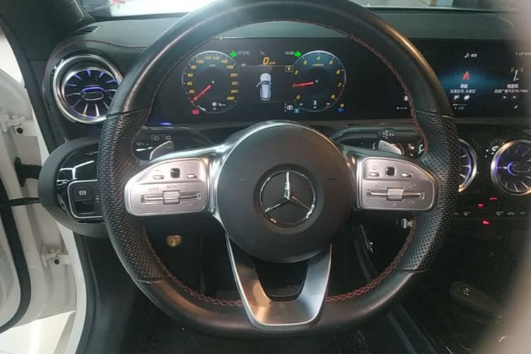 Used Mercedes-Benz CLA 2021 CLA 200 Shooting Brake Steering Wheel