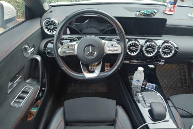 Used Mercedes-Benz CLA 2021 CLA 200 Shooting Brake Steering Wheel
