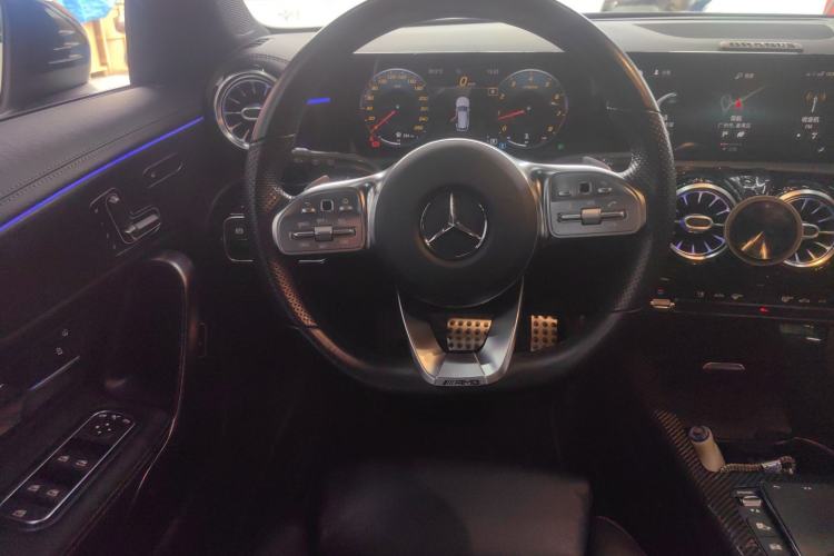 Used Mercedes-Benz CLA 2021 CLA 260 4MATIC Shooting Brake Steering Wheel