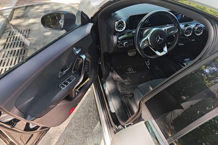 Used Mercedes-Benz CLA 2022-Year Updated CLA 200 Driver Seat