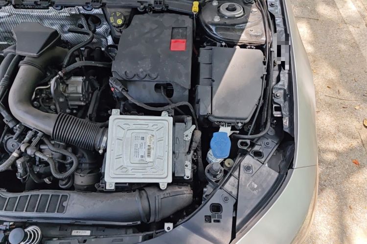 Used Mercedes-Benz CLA 2022-Year Updated CLA 200 Engine Bay Left