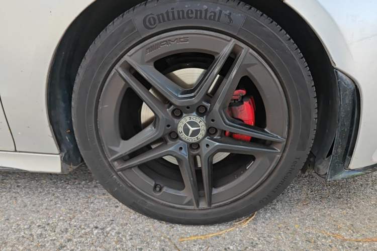 Used Mercedes-Benz CLA 2022-Year Updated CLA 200 Right Front Wheel Hub