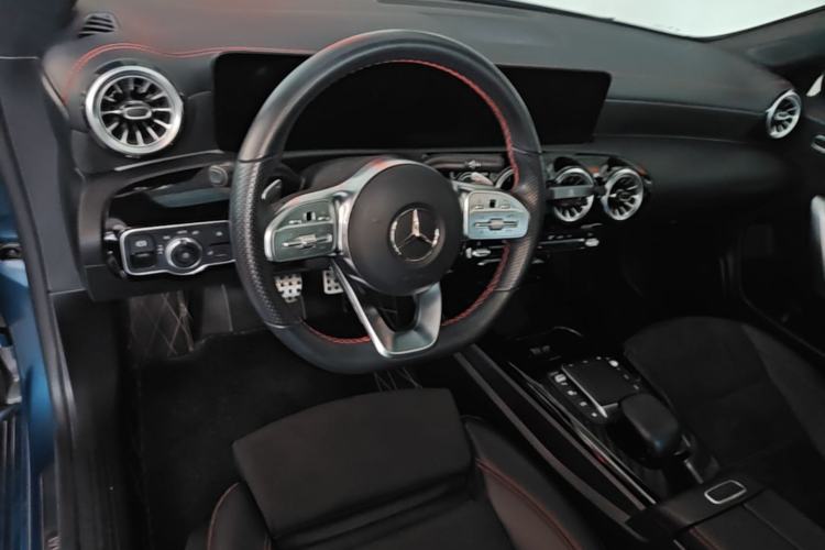 Used Mercedes-Benz CLA 2022-Year Updated CLA 200 Center Console